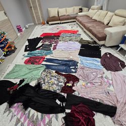 Women's Juniors Brand New Clothes ,whole Lot Of 25 Pieces 