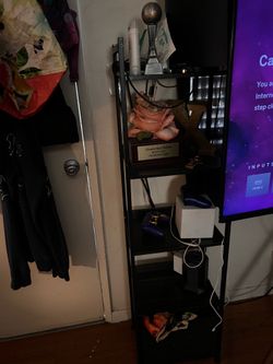Stand / storage