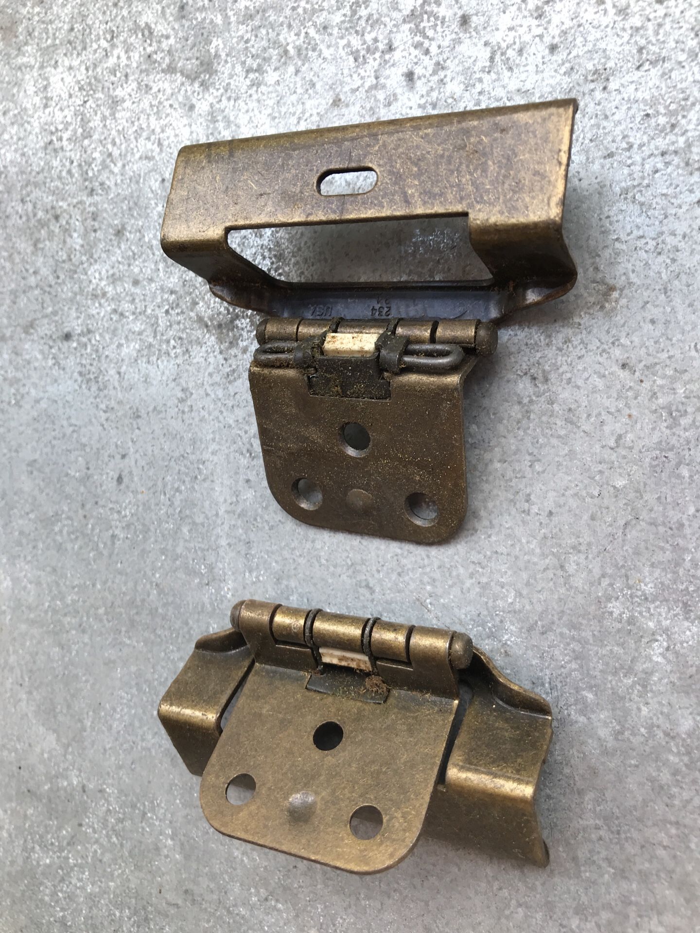 Cabinet hinges new . 190 pieces.