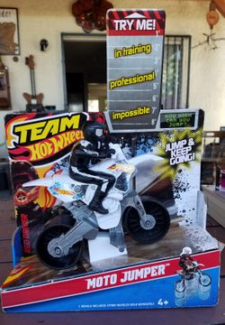Hot Wheels 2011 Moto Jumper Motocycle