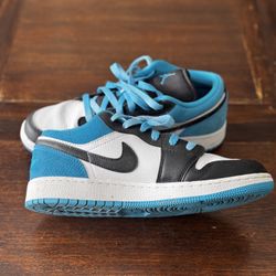 JORDAN 1 LOW SE 'LASER BLUE' - Youth 7