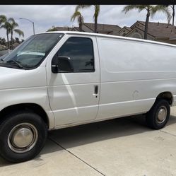 1999 Ford E-350 $8,500 