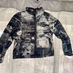 Black & Gray Graphic Puffer Jacket - Kids