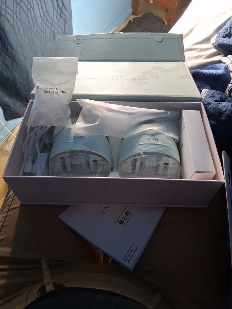 Zomee Fit Wearable Breast Pump