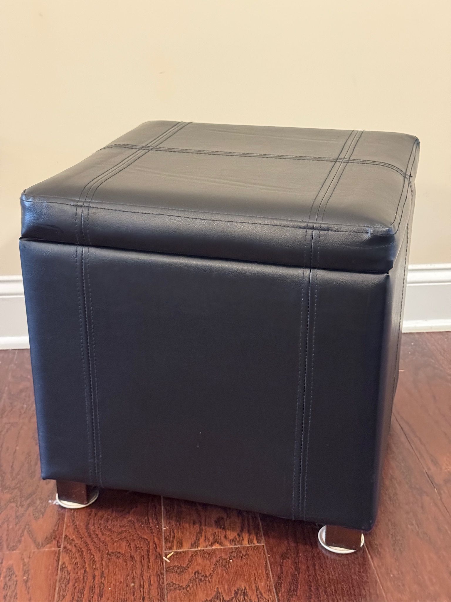 Storage ottoman