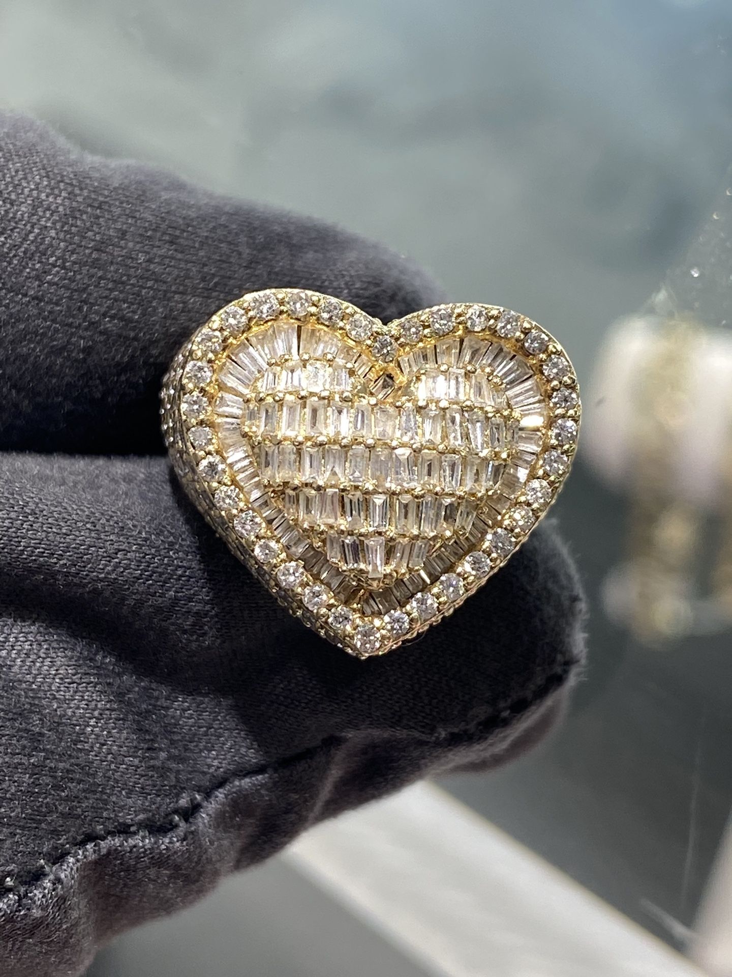 10k Yellow Gold Diamonds Heart Ring