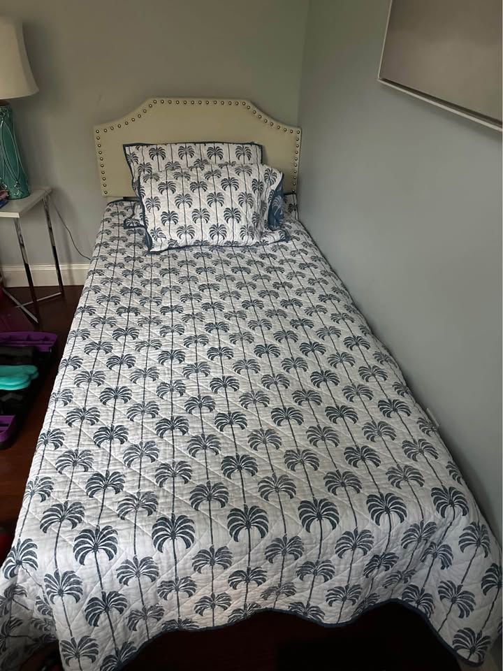 Moving Sale! Pair of Twin bed frame. No mattress, no pillows and bedspread included