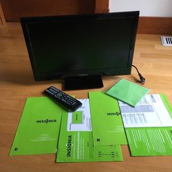 Insignia 19" LED TV Model NS-19E720A12 Works Retro Gaming