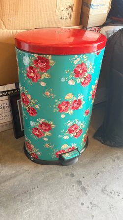 Step Thrash Bin