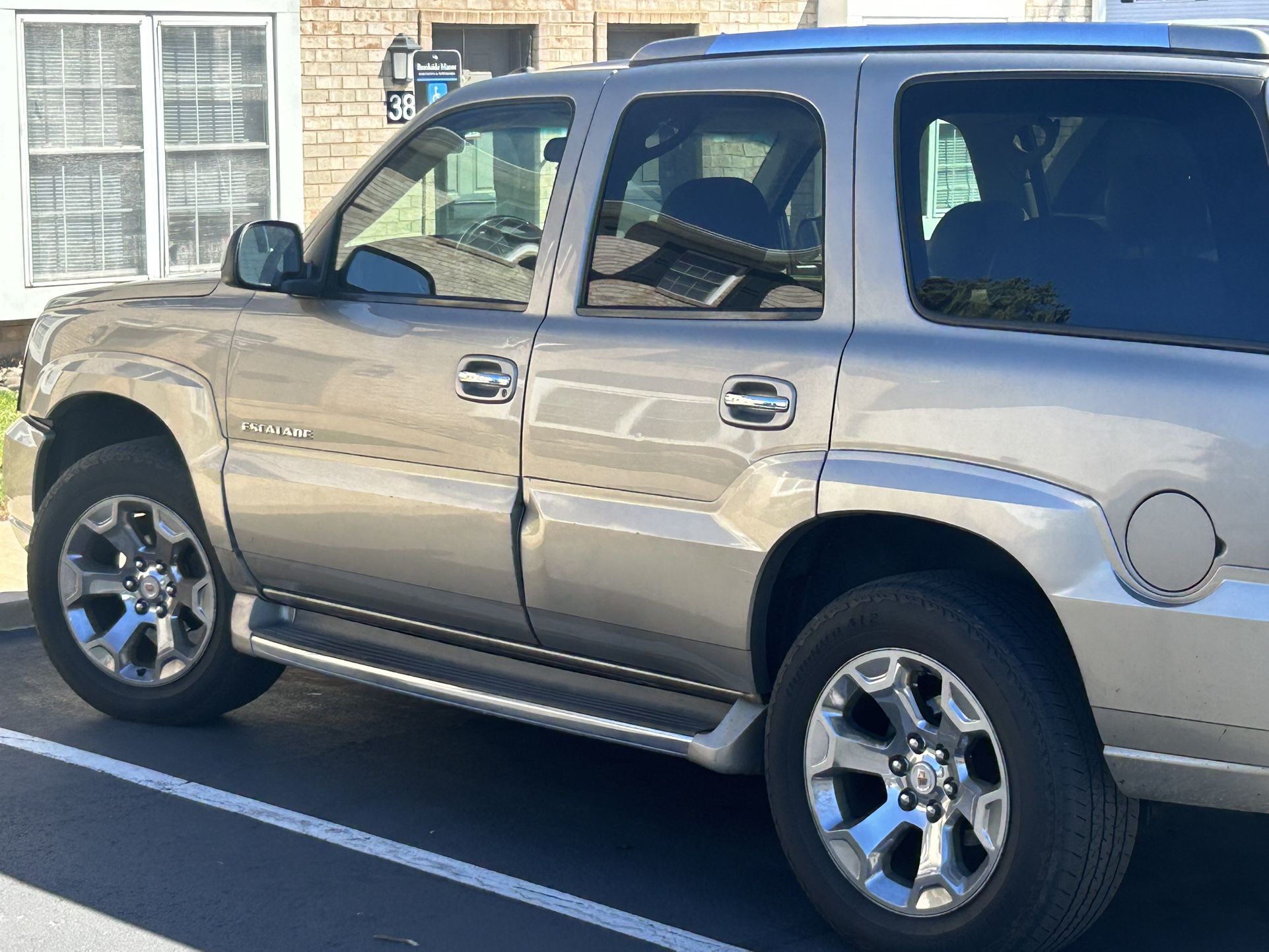 2003 Cadillac Escalade