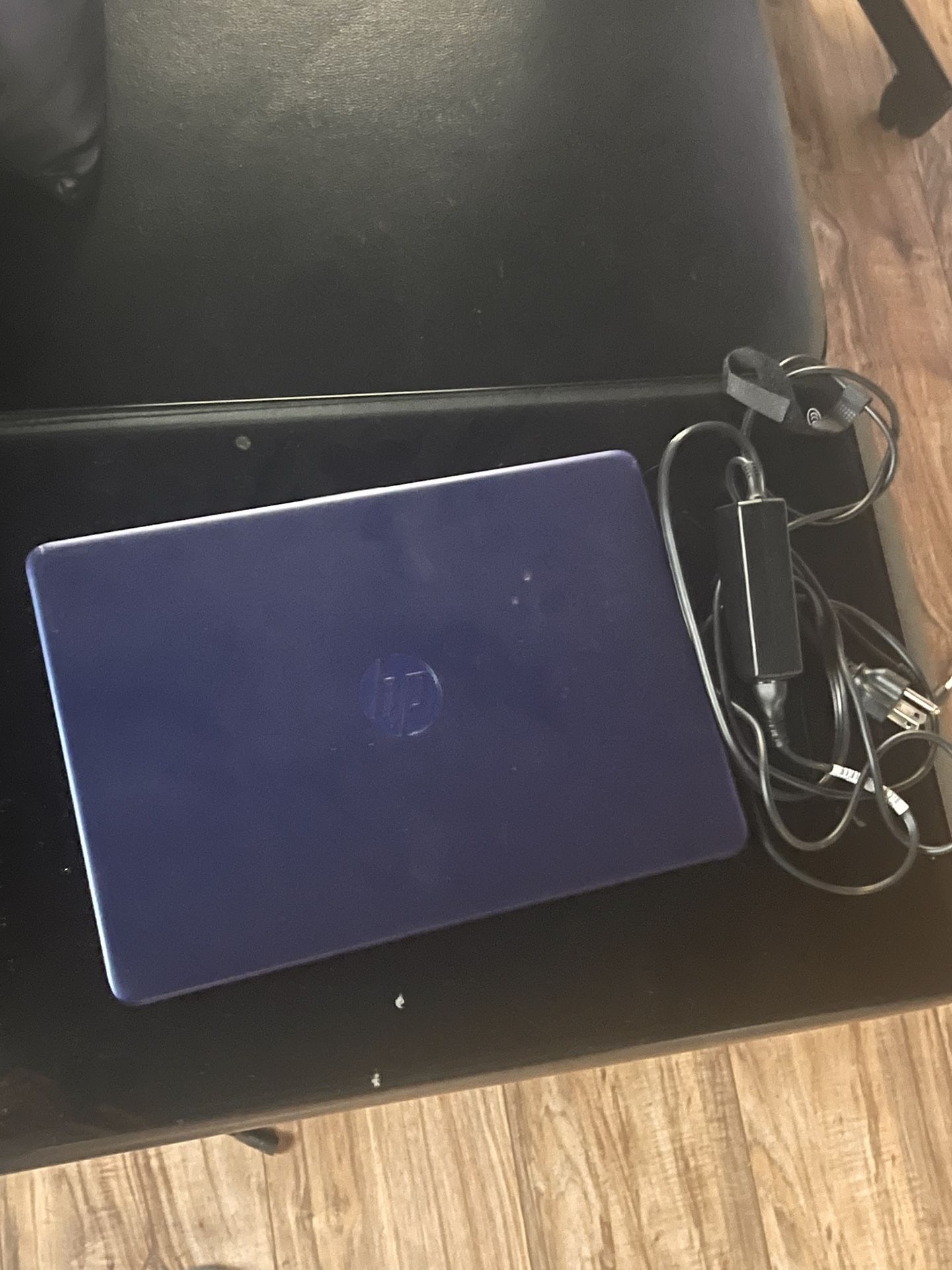 HP Laptop *COMES WITH CHARGER
