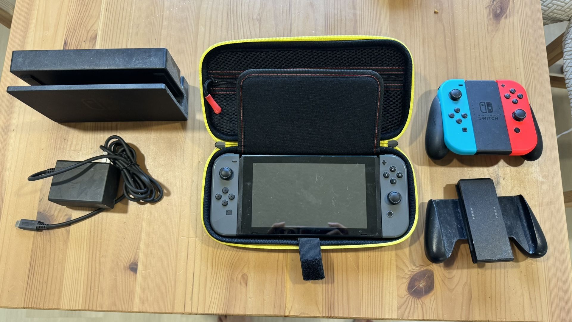 Nintendo Switch 1 - Full Bundle