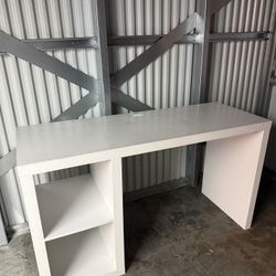 White Computer/Work Desk
