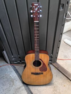 Yamaha F325 acoustic guitar