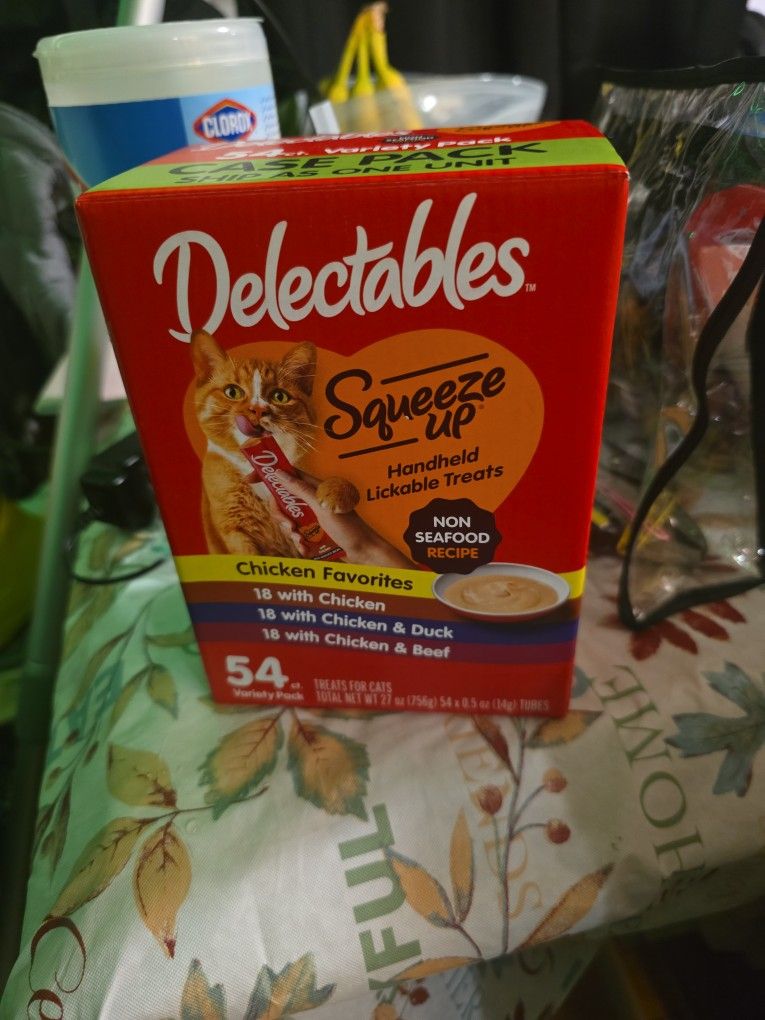 DELECTABLES SQUEEZE UP