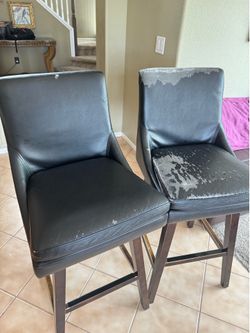 Set of 2 bar stools Free