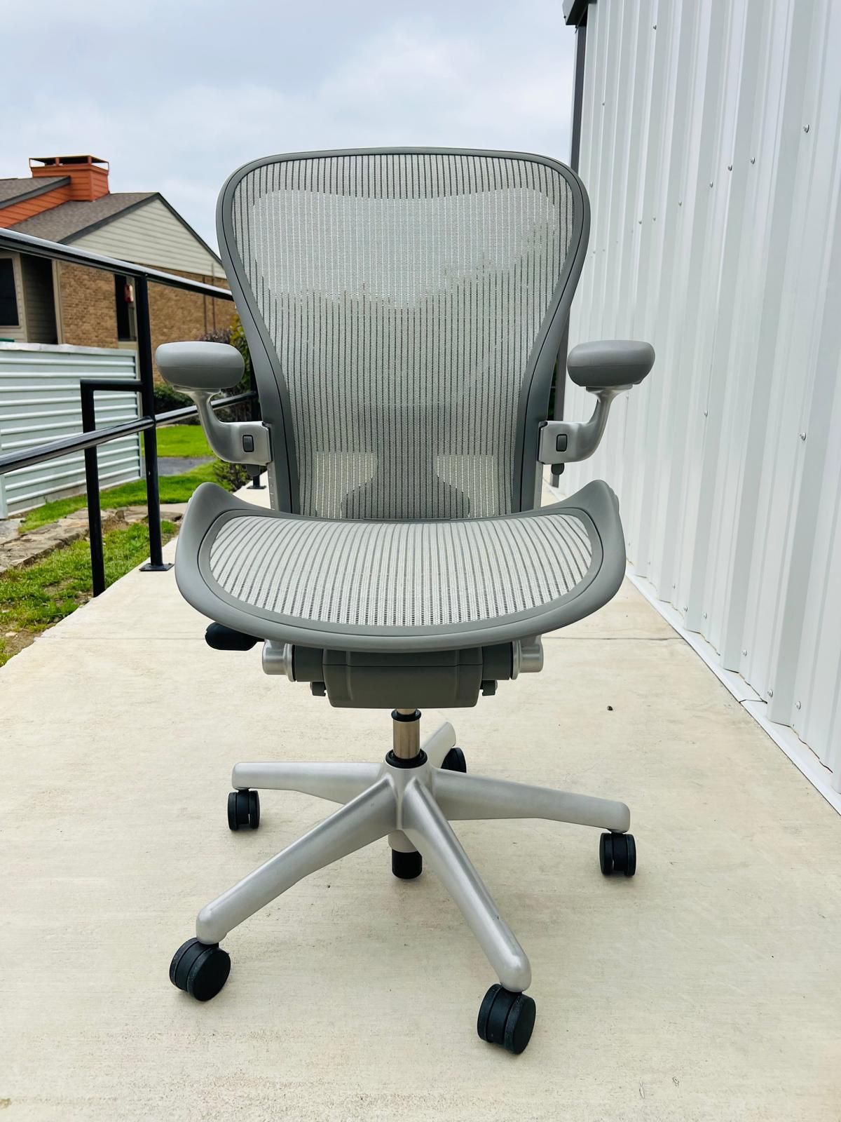 Herman Miller Aeron (size C) Fully Loaded Office Chair (posture Fit Lumbar ) 