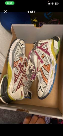 Balencgias size 13