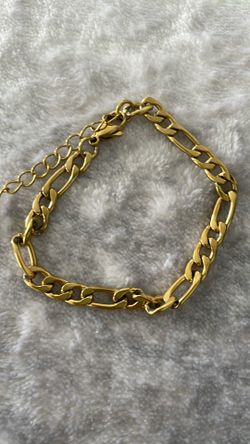 Chain bracelet.