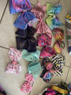 Gucci Hair Bow for Sale in Austin, TX - OfferUp