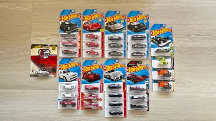 Hot Wheels Die-Cast Car Collection Lot (READ DESCRIPTION)