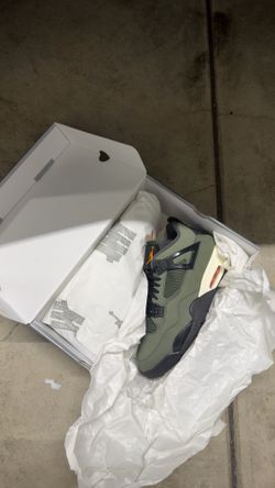 BRAND NEW JORDAN 4 UNDEFEATED SP SIZE 12