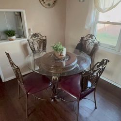 Round Dining Table 