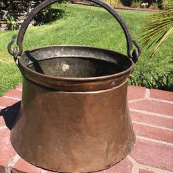 Antique Hand Forged COPPER Pot/Kettle that about 8" Tall and 12" wide.