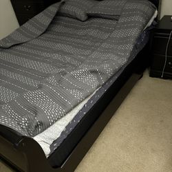 BLACK FULL BED FRAME 