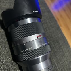 Sony E-mount 18–200mm zoom lens