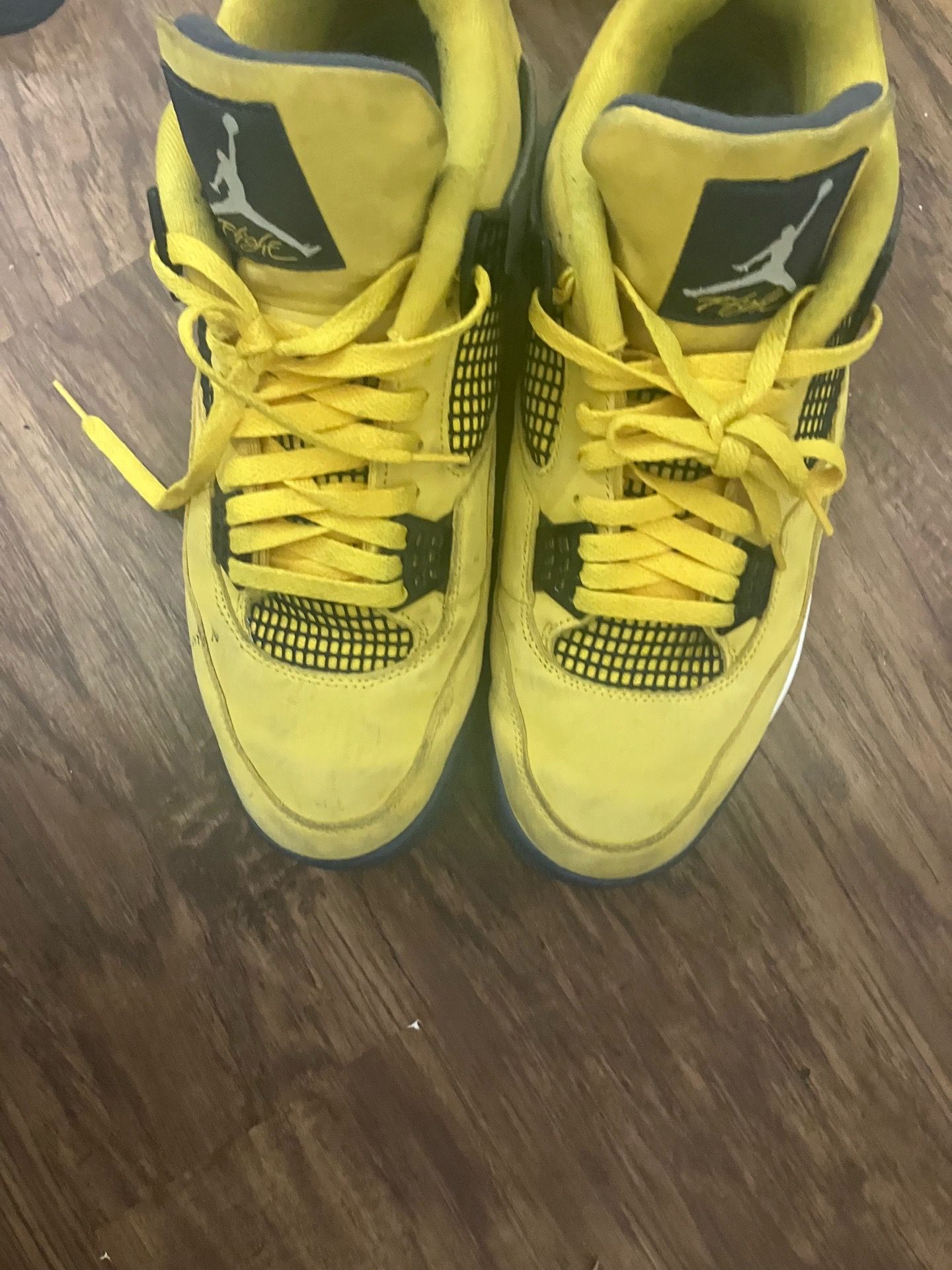 Jordan 4 yellow thunders