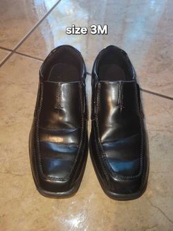 Boy dress shoes size 3M