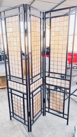 Divider Metal