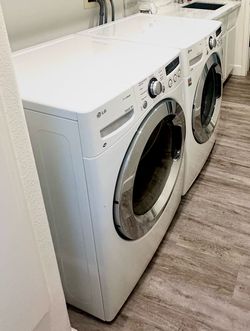 LG DRYER in Excellent condition