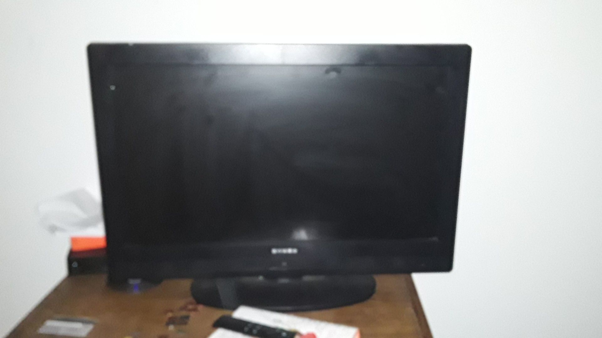Dynex flat screen TV 32"
