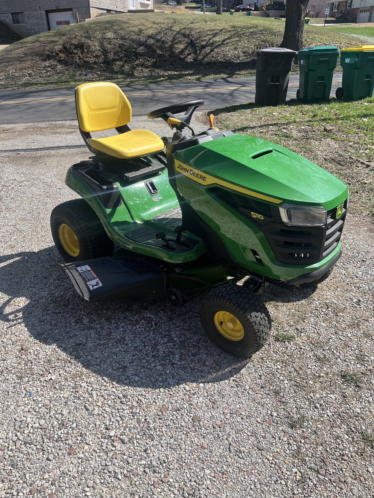 John Deere S110