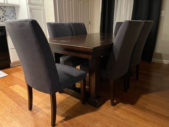 Table with 6 chairs