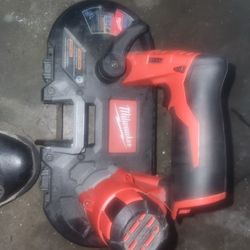 Milwaukee  Band Saw