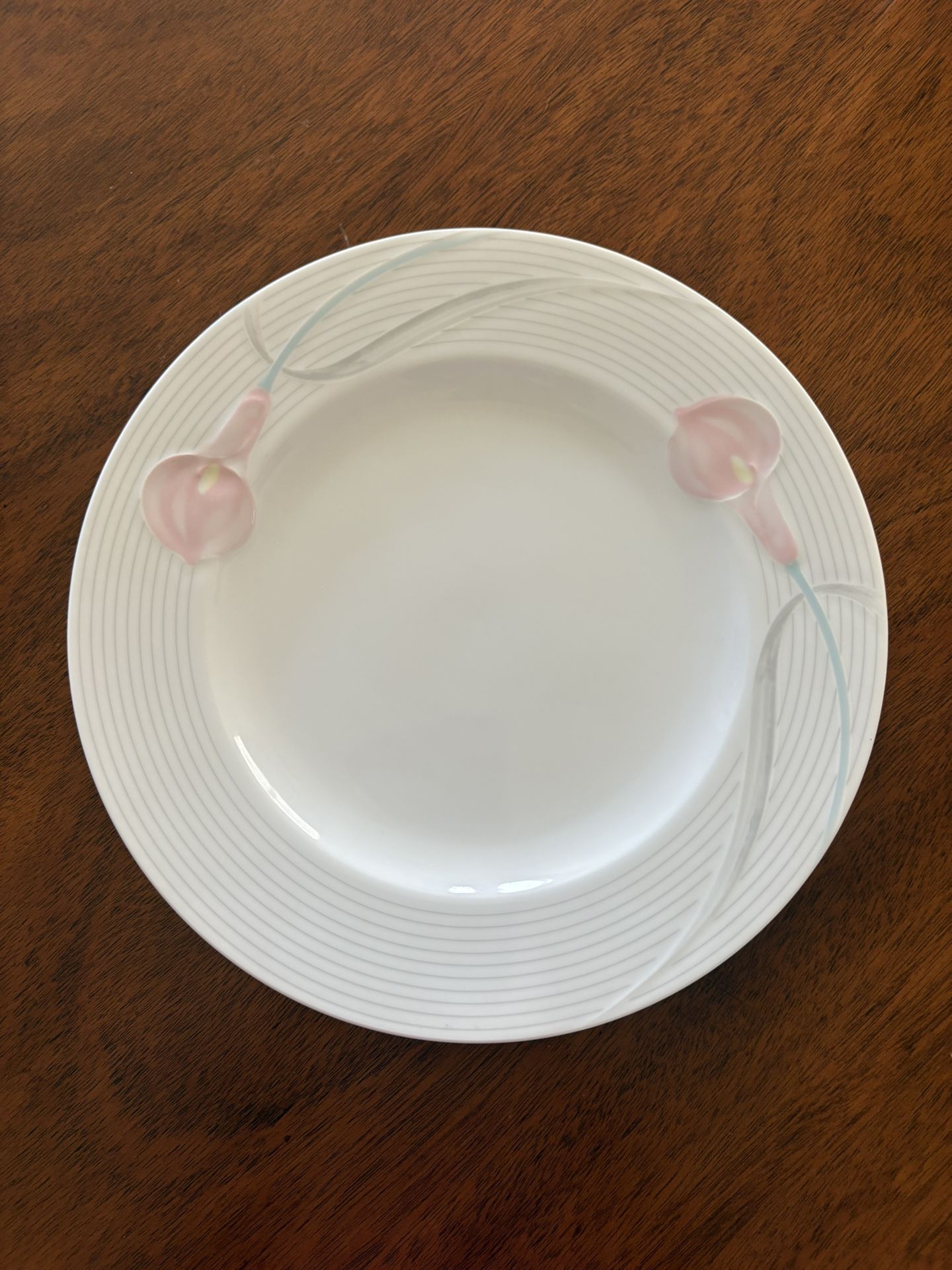 Mikasa China 12 Piece Place Setting