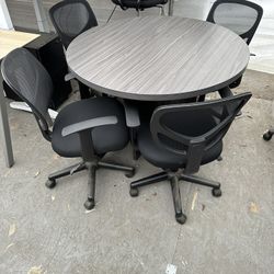 Round Table 42” With 4 Chairs New