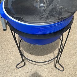 Coleman Party Cooler With Stand