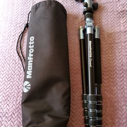 Manfrotto Element MKELES5BL-BH Tripod