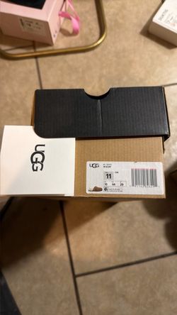 UGG M Scuff Slippers Size 11