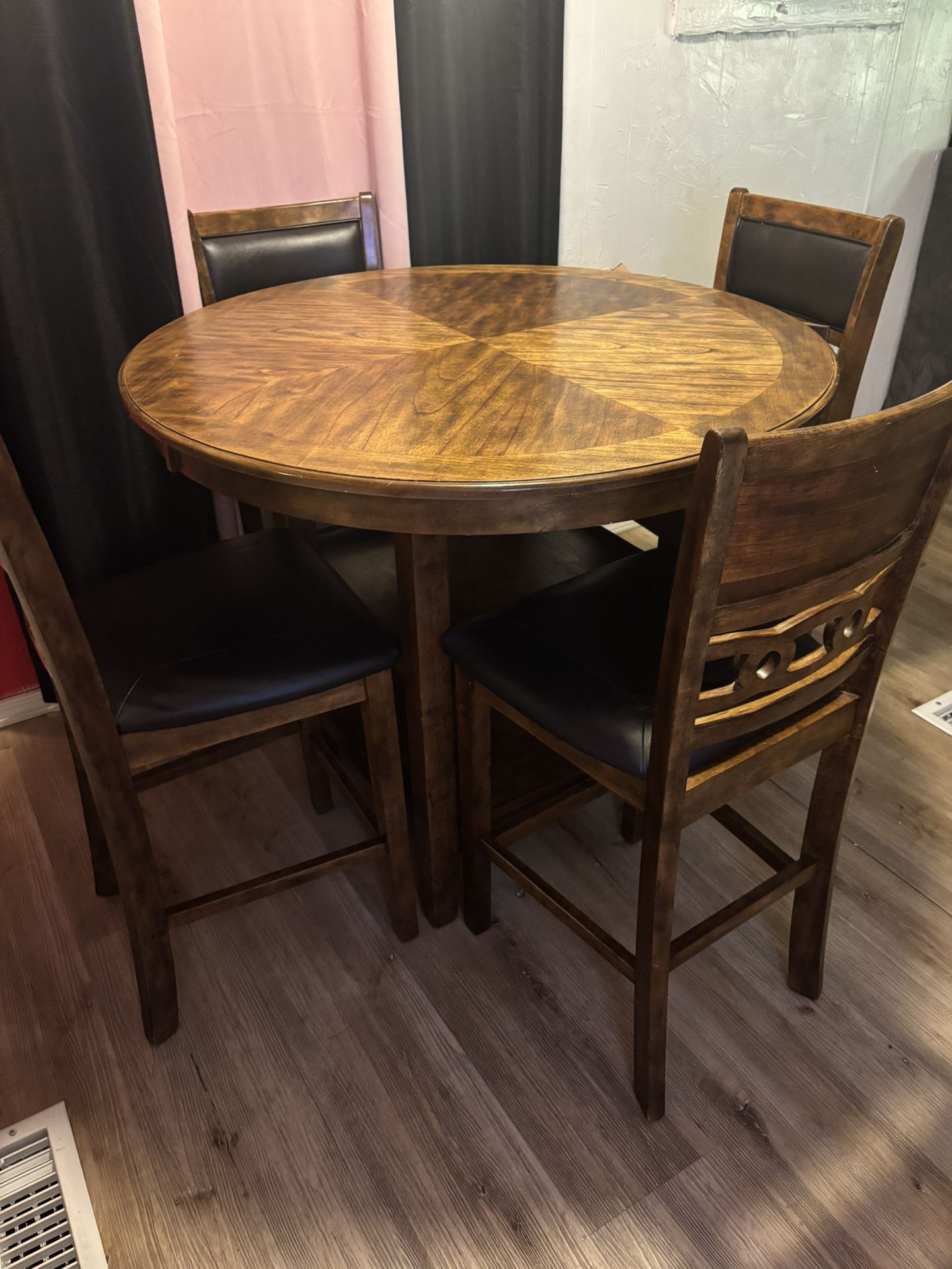 Dinning Table 