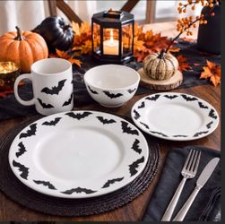 Qinyoung 4 piece Halloween Bat Dinnerware Set