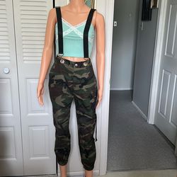 Suspenders, camouflage woman pants size small