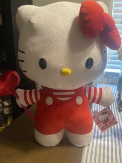 Hello Kitty Valentine’s Greeter
