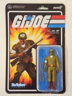 SUPER 7 REACTION FIGURES. GI.JOE. G.I.JOE. MP . MILITARY POLICE DARK SKIN VARIATION. 3.75 " ACTION FIGURE.