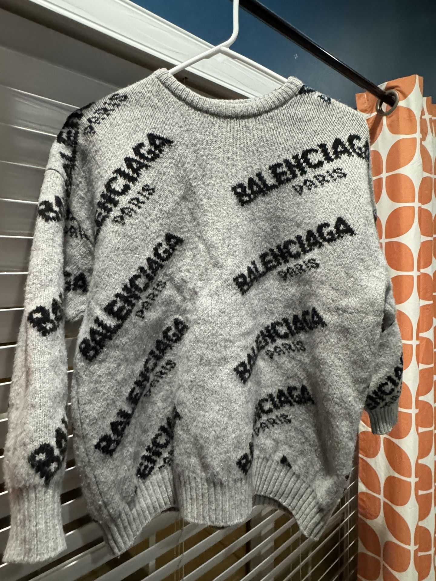 BALENCIAGA LOGO SWEATER 