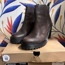 Dr. Marten’s Magdalena Boots — US 10